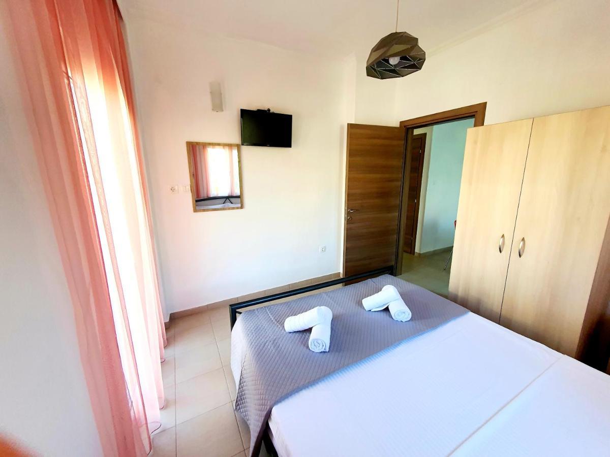 Cozy & Cool Apartment N1 30M From Sea Nea Kallikrateia Exterior photo